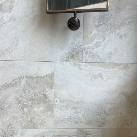 Traviso - Crosscut Travertino Porcelain Tile 900 x 450mm