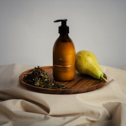 White Orchard - 300ml Hand & Body Lotion White Tea & Pear