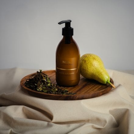 White Orchard - 300ml Hand & Body Wash White Tea & Pear